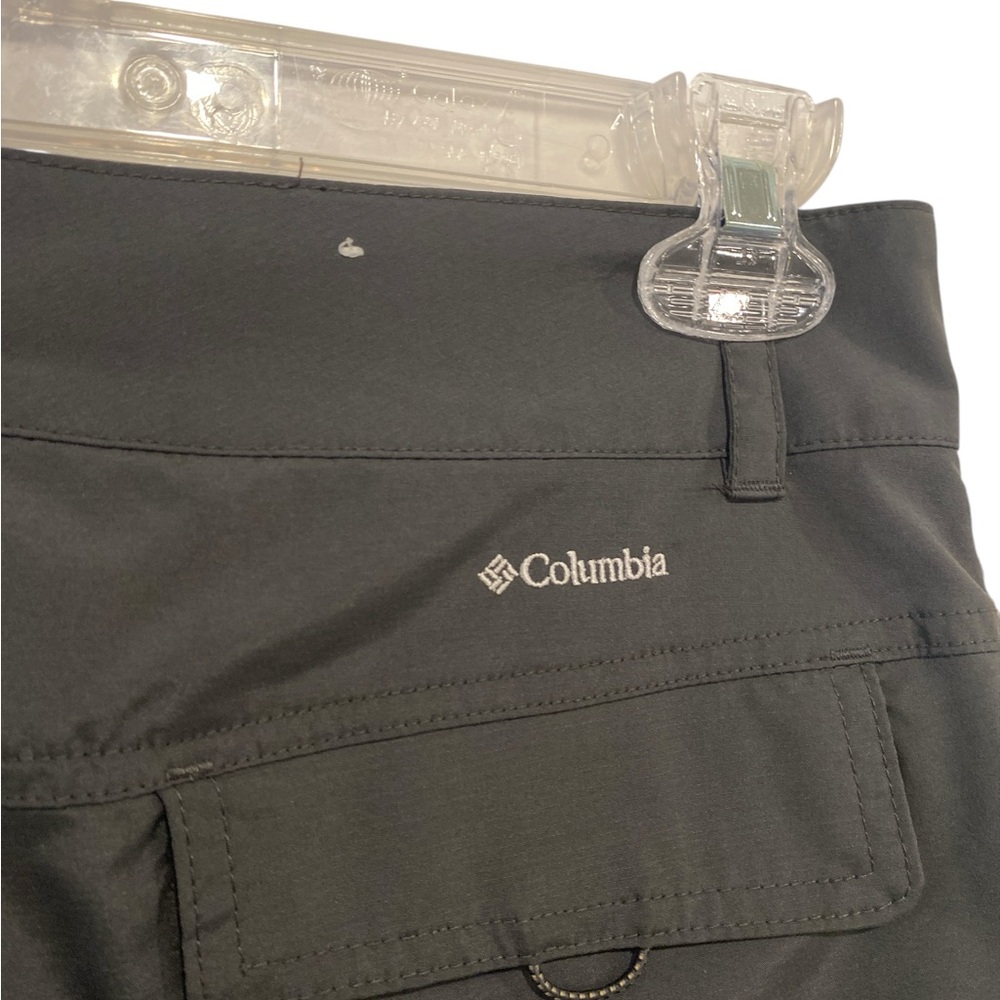 Columbia Ultralight Dark Grey Bermuda Shorts - NWOT- Size 4 - Picture 3 of 4